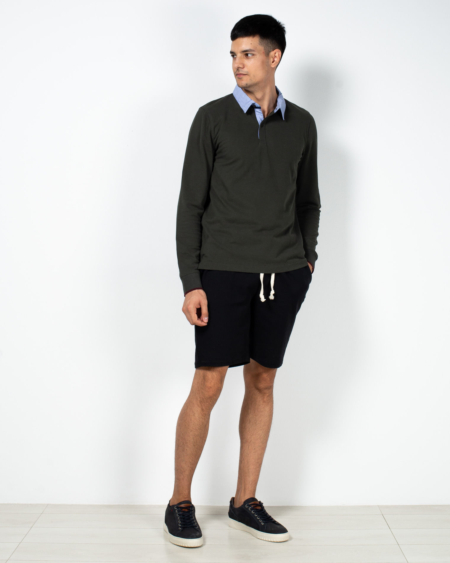 Pantaloni scurti cu buzunare si snur in talie 22ALN69039