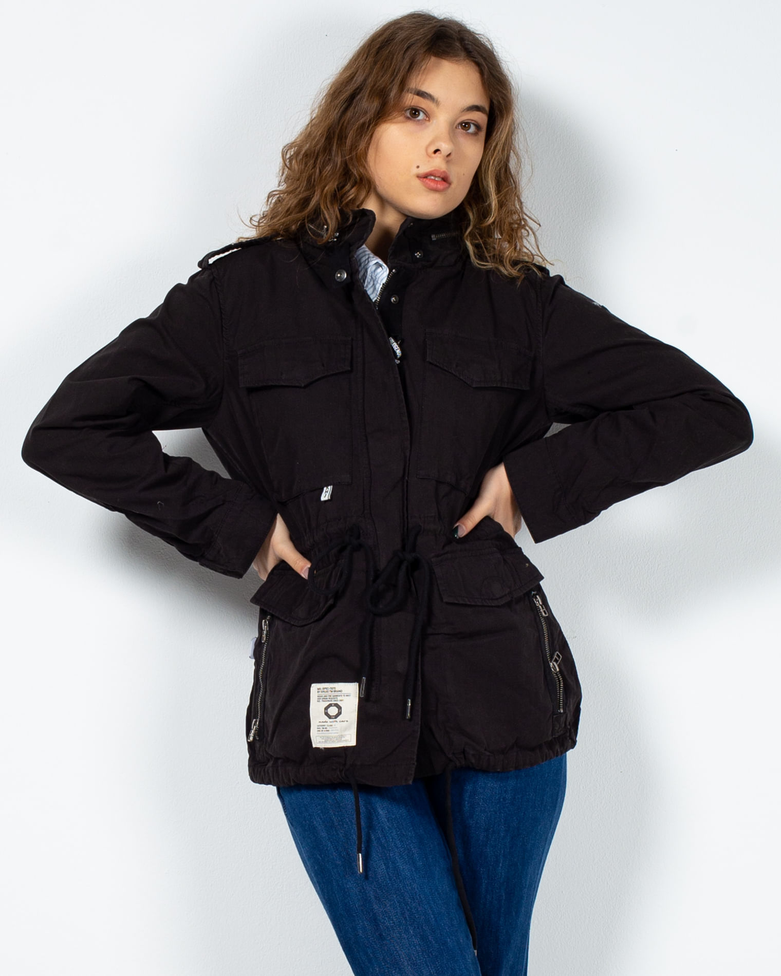 Jacheta uni cu gluga pliabila in guler si fermoar metalic 22AVI31044