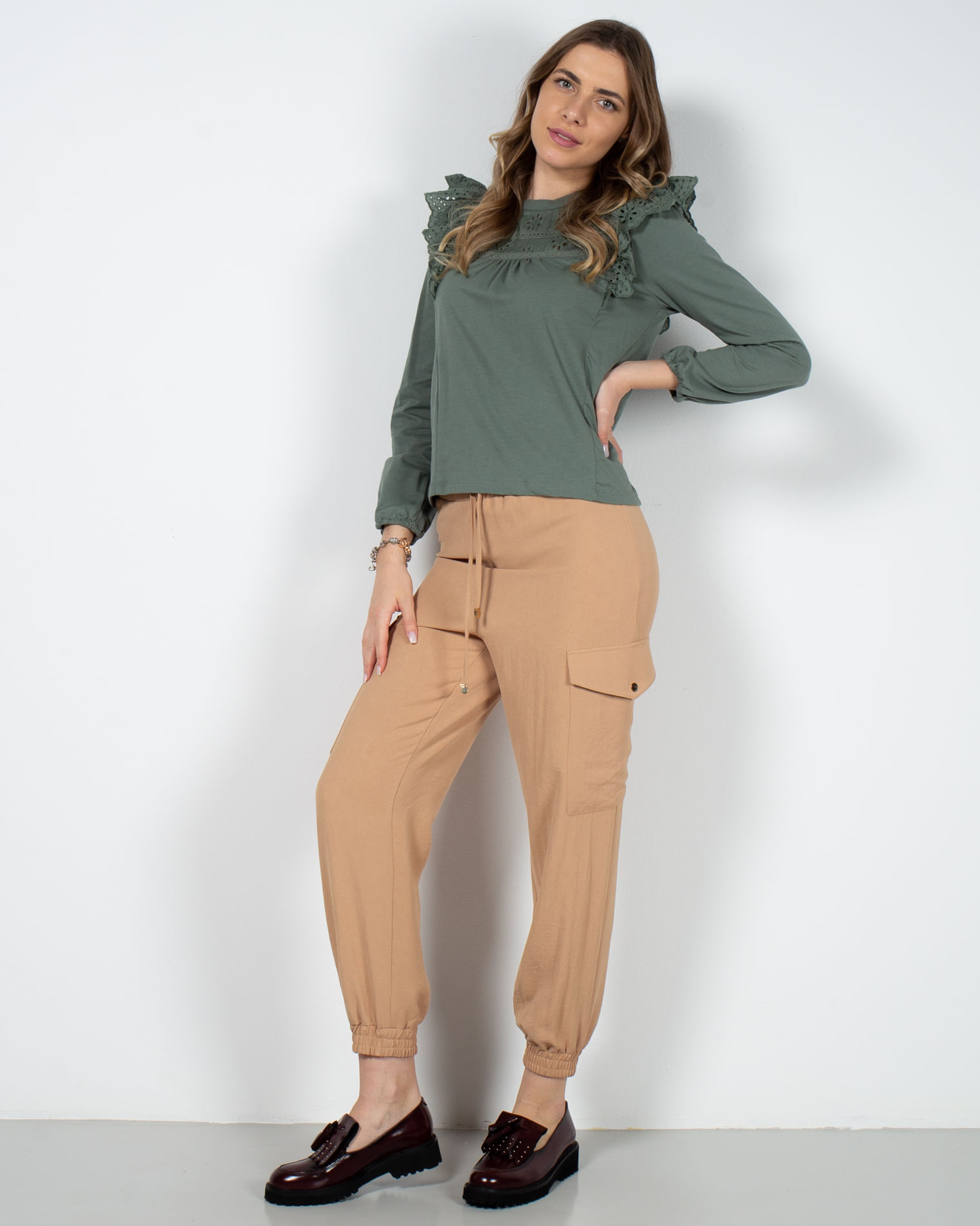 Pantaloni cu talie elastica si buzunare 23DOV09004