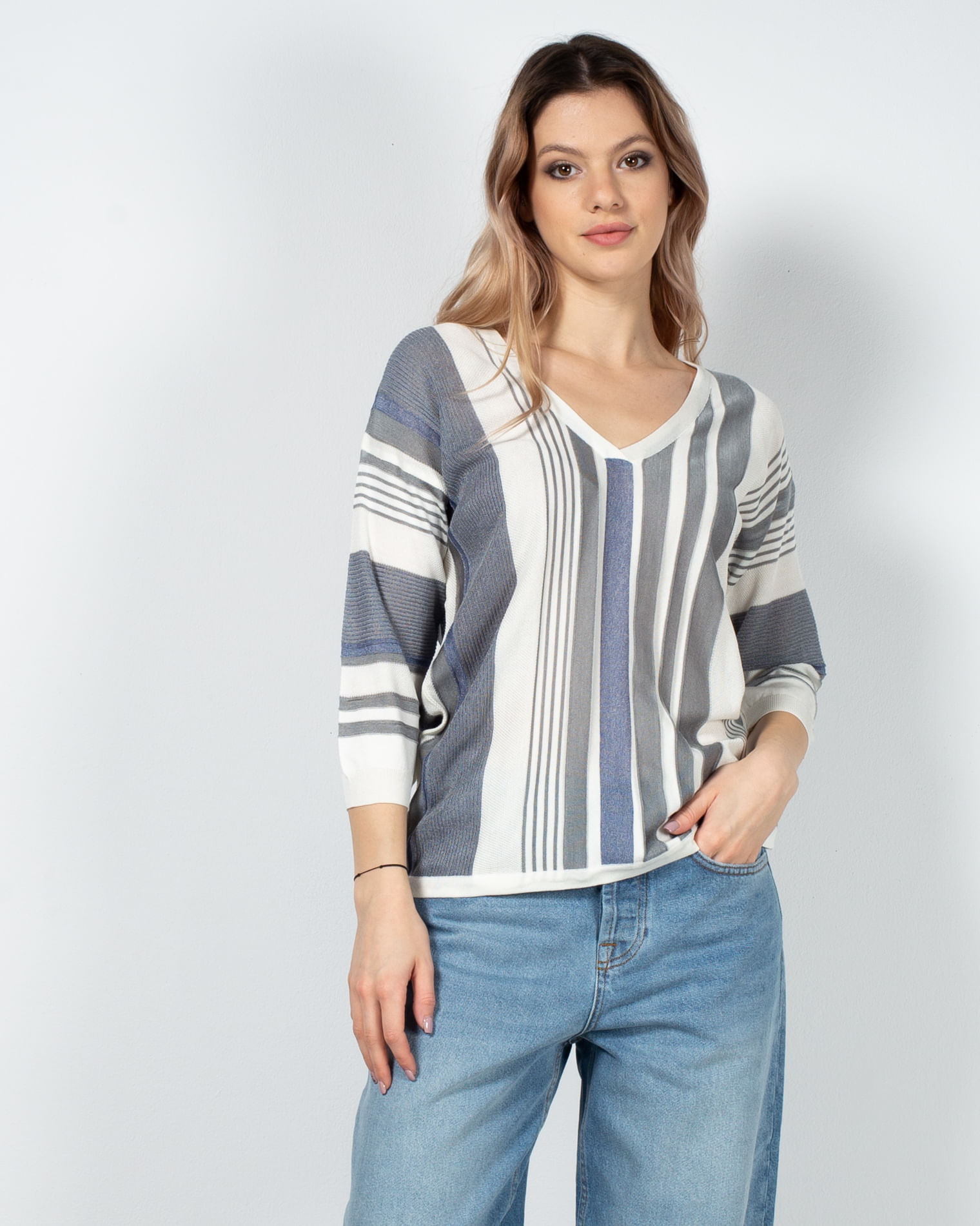 Bluza din tricot fin cu decolteu 23DOV04021